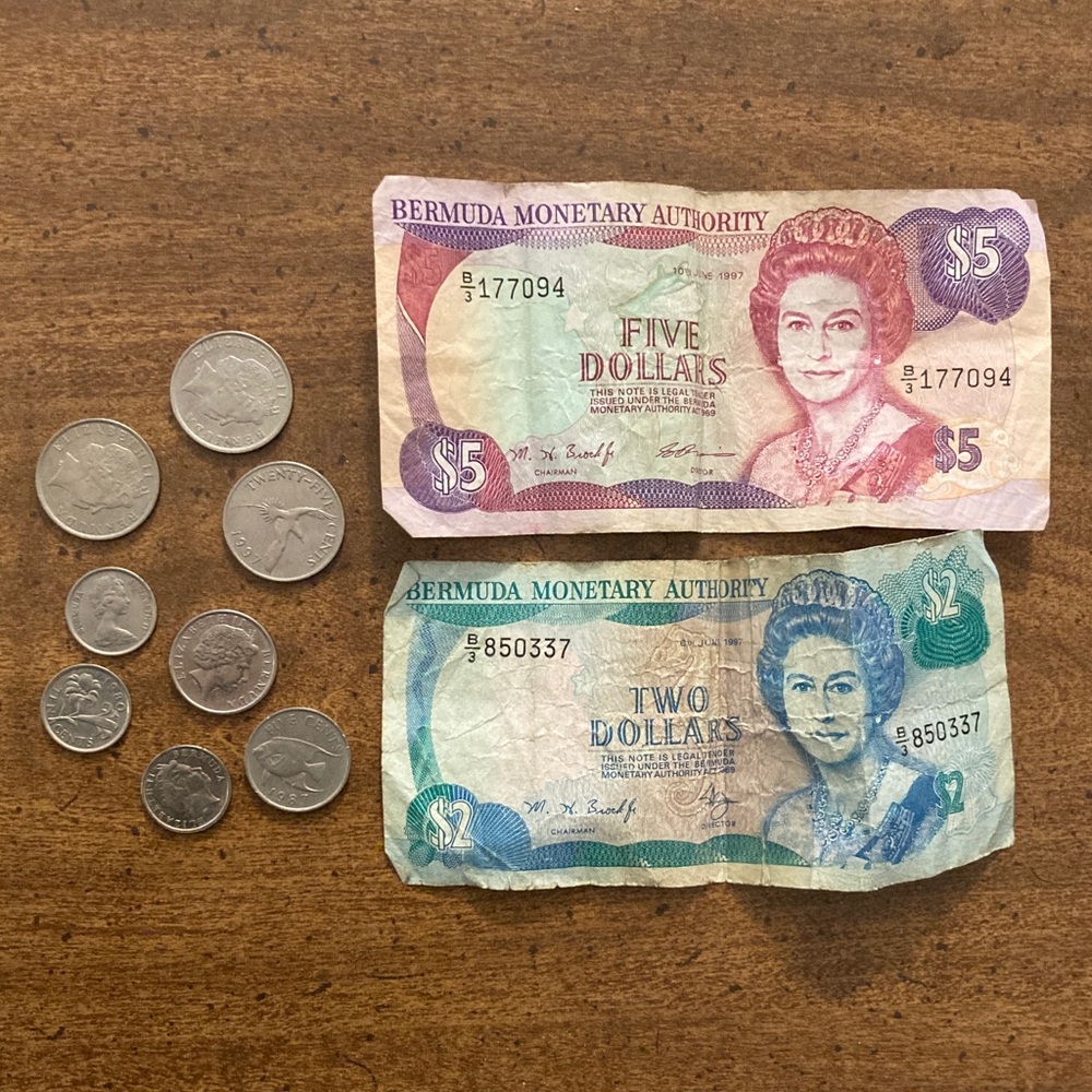 Assorted Bermuda Currency Set